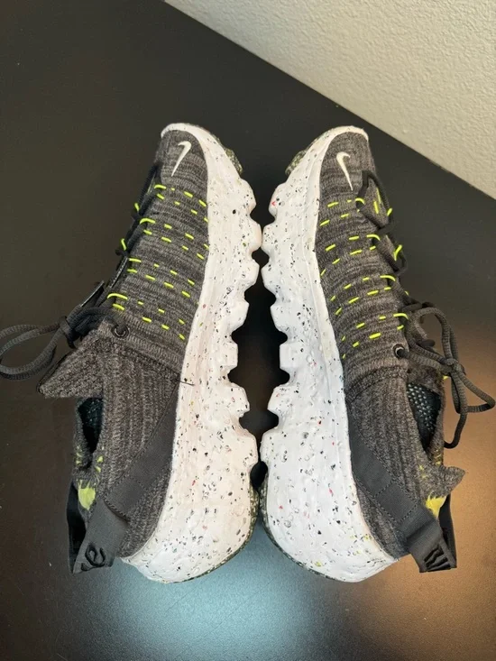 Nike Space Hippie 04 Gray Athletic Sneakers - Picture 8 of 11